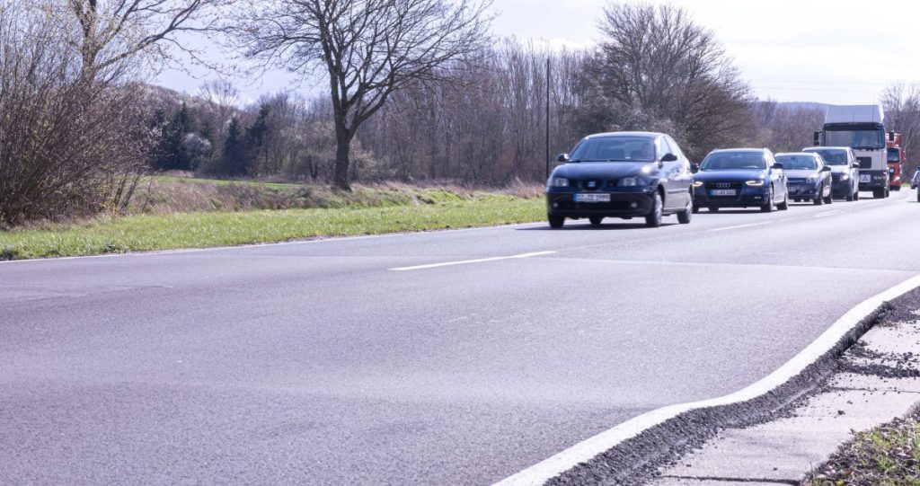 Eine Bodenwelle in Salzgitter treibt so manch einen Autofahrer in den Wahnsinn.