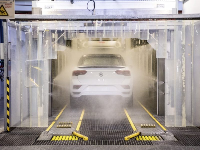 Volkswagen untermauert seine Dominanz in Deutschland. Gleich drei VW-Modelle liegen in einer neuen Statistik vorne.