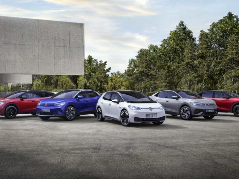 Die VW-Flotte hat im April Tesla überholt.