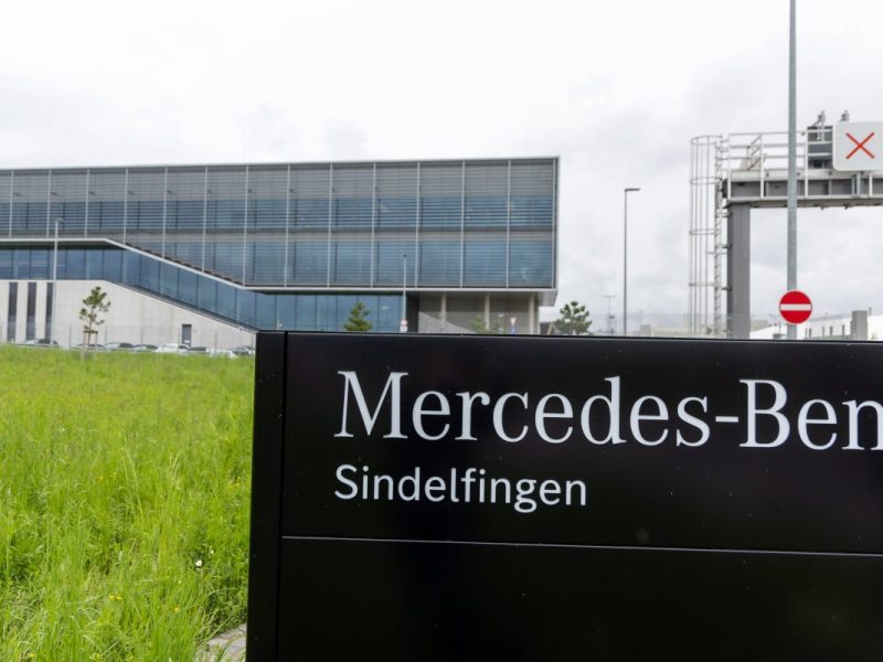 Die Betroffenheit nach den tödlichen Schüssen bei Mercedes in Sindelfingen ist groß. Auch VW hat seine Anteilnahme ausgedrückt!