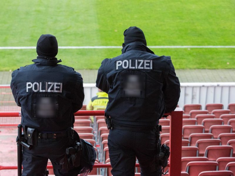 Im Harz hat es unschöne Szenen gegeben. Nach dem Landespokalfinale zwischen halle und Wernigerode gab es mehrere Verletzte. Mehr dazu gibt es hier!