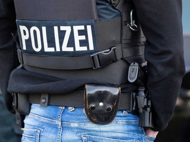 In Wolfsburg ist ein Mann ausgerastet – er soll mindestens sieben Menschen verletzt haben, darunter auch drei Polizisten.