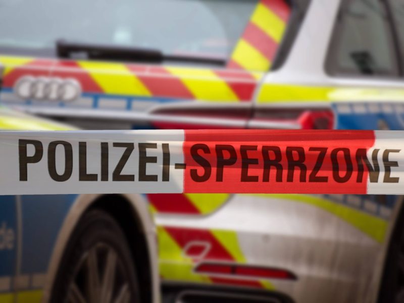 Eine 19 Jahre alte Frau ist in ihrer Braunschweiger Wohnung tot aufgefunden worden.
