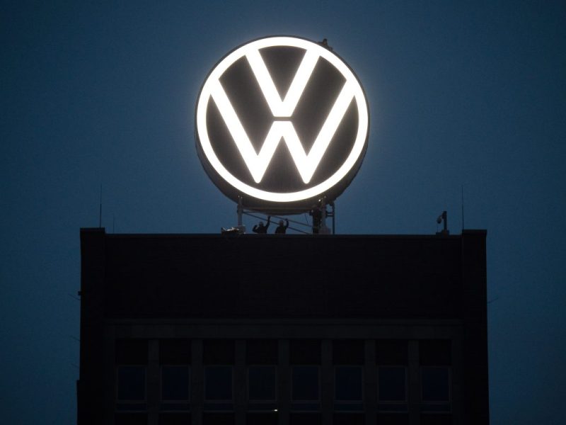 Sie lassen die Uhr bei VW ticken – Umwelt-Aktivisten haben online einen Countdown gestartet. Was passieren soll, lassen sie aber offen.