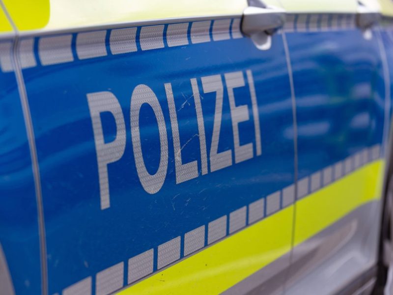 Ein Mann soll in Niedersachsen einen ukrainischen Jungen von einer Brücke geworfen haben - weil der nicht Russisch sprechen wollte.