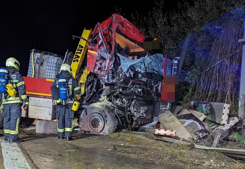 Mehrstündige Vollsperrung der A7 bei Hildesheim nach Unfall