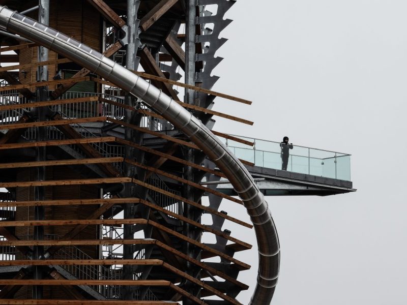 Nach jahrelangen Verzögerungen beim Bau wird der Harzturm als neues Ausflugsziel in Torfhaus eröffnet.