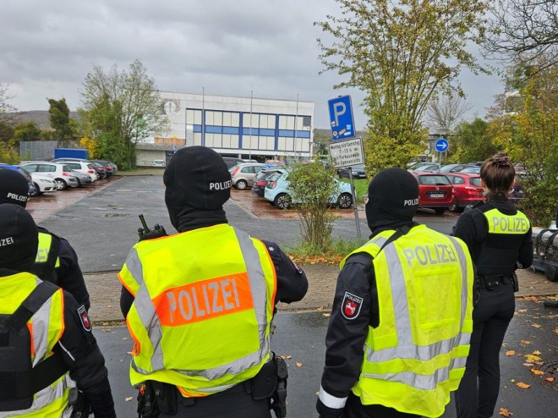 Am Mittag beendete die Polizei ihren Einsatz.