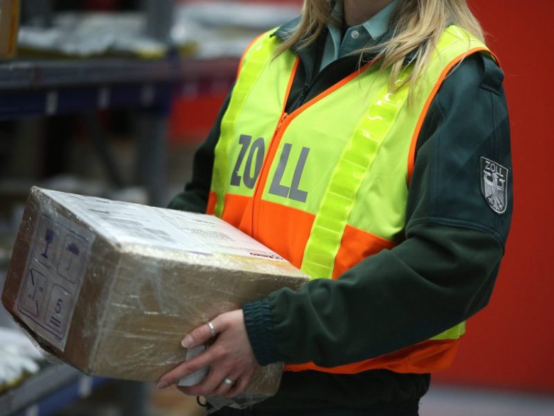 Der Zoll in Gießen beschlagnahmte bereits im Februar zwei Pakete auf dem Weg nach Salzgitter.