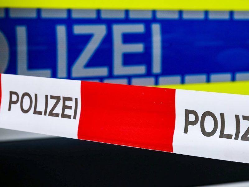 Flatterband Polizeiabsperrung