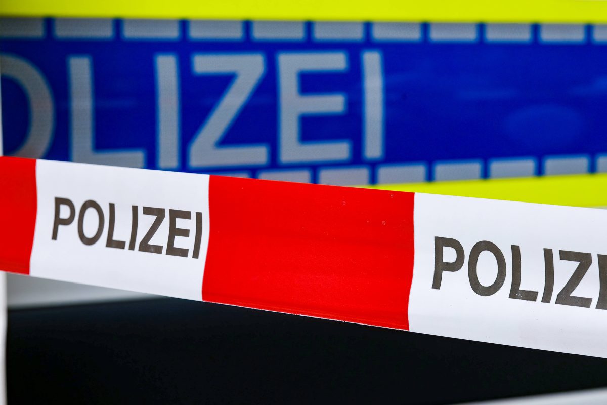 Flatterband Polizeiabsperrung