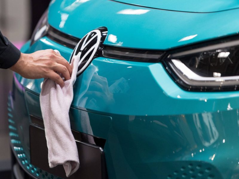 VW Logo Auto