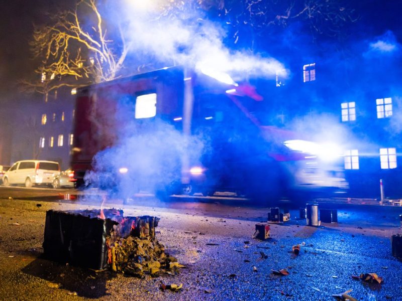 Brutales Verbrechen am Neujahrsmorgen in Salzgitter! Ein Mann ist in Lebenstedt niedergestochen worden und muss um sein Leben kämpfen.