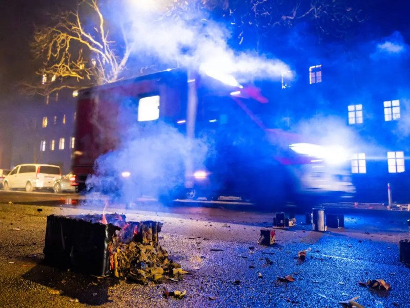 In Salzgitter soll ein Jugendlicher einen 43-Jährigen niedergestochen haben.