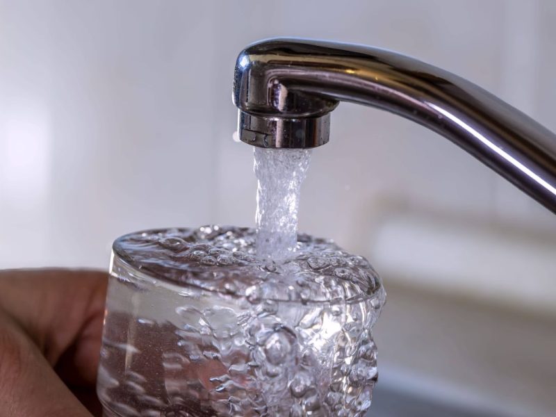 Das Trinkwasser in Braunschweig hat eine neue Zusammensetzung. Vielen schmeckt es jetzt nicht mehr. (Symbolbild)