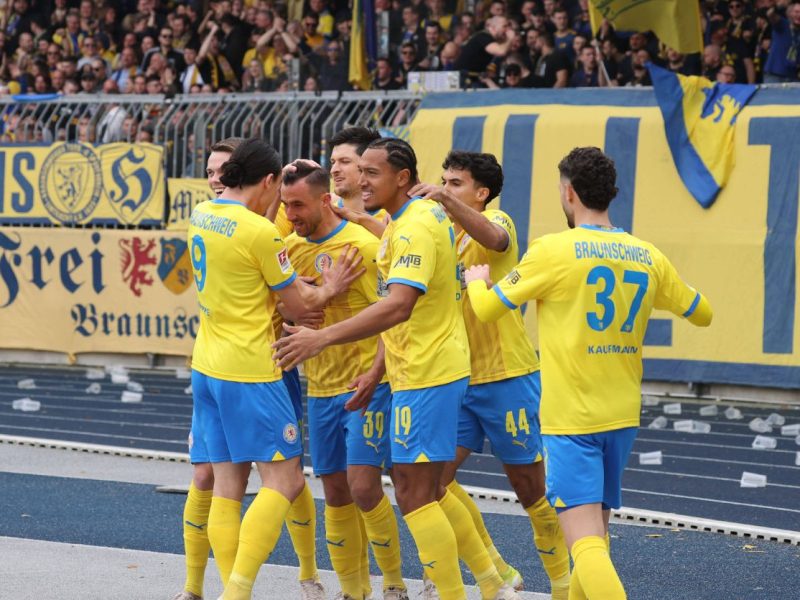 Eintracht Braunschweig feiert gegen Elversberg eine Gala.