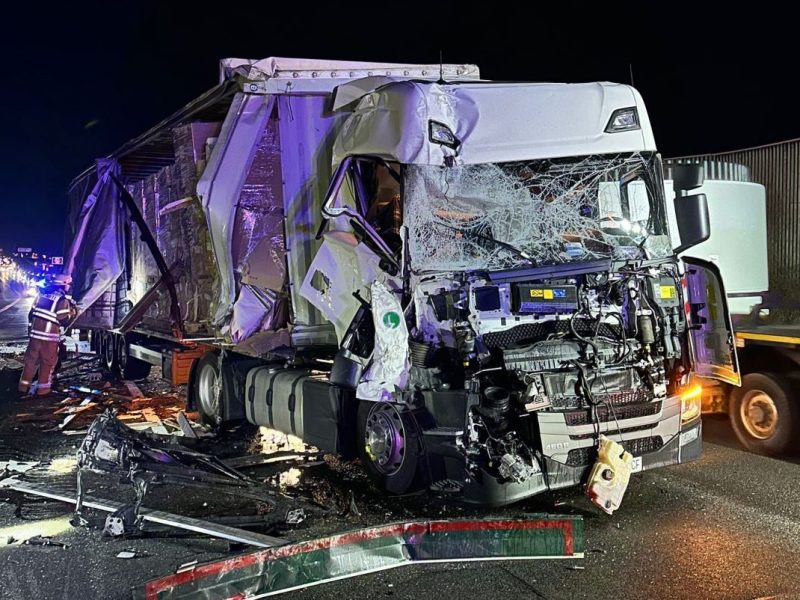 Auf der A2 bei Helmstedt hat es erneut einen schweren Lkw-Unfall gegeben.