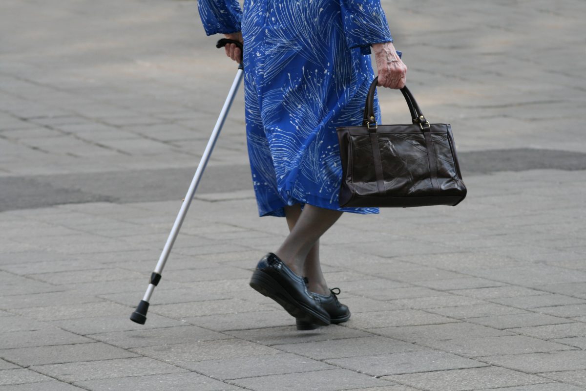 Eine Seniorin ist im Kreis GIfhorn belästigt worden. (Symbolbild)