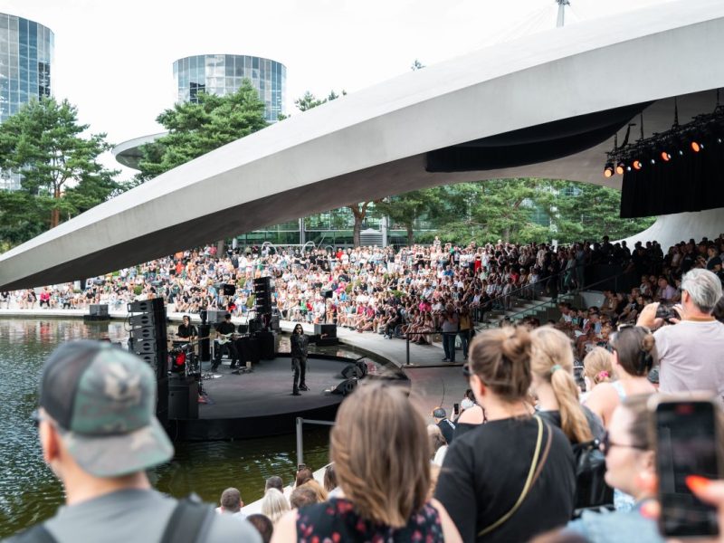 Vom 21. Juni bis 4. August findet das Sommerfestival mit 29 Live-Konzerten statt.
