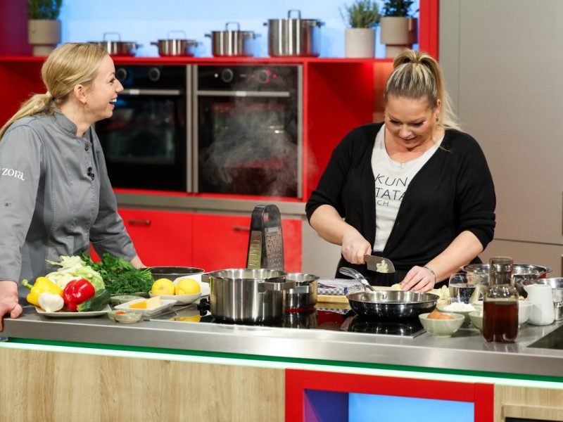 Moderatorin Zora Klipp und Kandidatin Tanja Barbei plaudern gern.