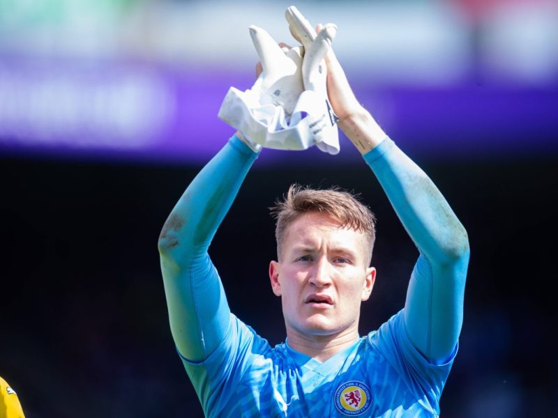 Ron-Thorben Hoffmann hatte großen Anteil am Klassenerhalt von Eintracht Braunschweig. Doch nun verlässt der Torhüter den BTSV.
