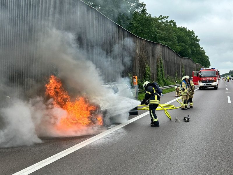 Zur Brandbekämpfung wurde ein Trupp unter Atemschutz und Vornahme einer Leitung eingesetzt.