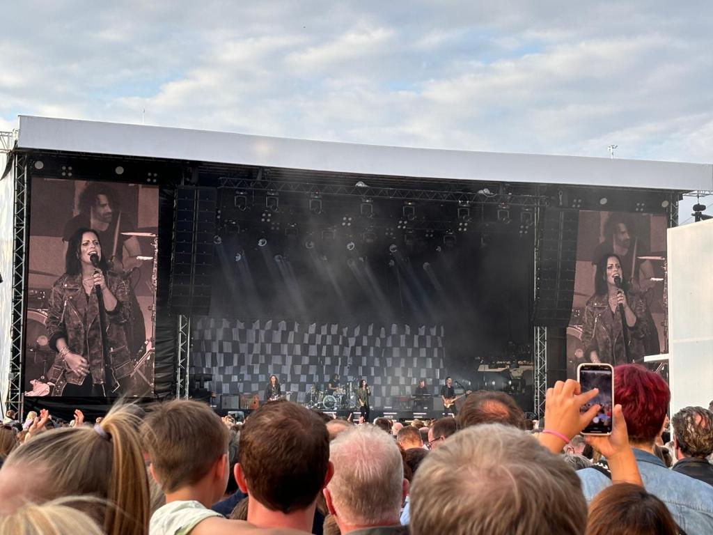 Nicht nur das Wetter hat beim Silbermond-Konzert in der Autostadt richtig gute Laune gemacht.