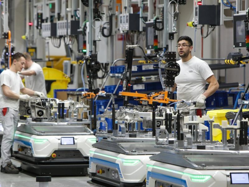 Es geht um Hunderte Jobs und eine historische Entscheidung. Schließt der VW-Konzern zum ersten Mal überhaupt ein Werk in Europa?