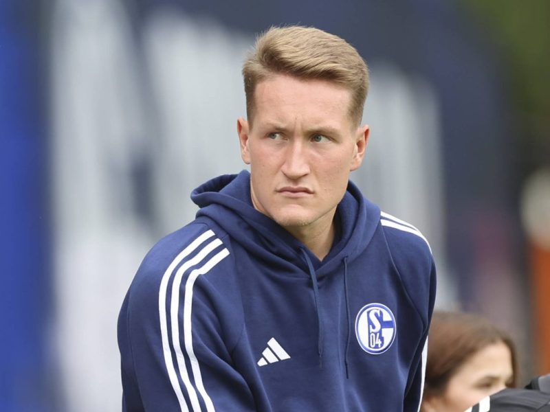 Anhänger von Eintracht Braunschweig treten erneut übel nach. Wieder gegen Ex-Keeper Ron-Thorben Hoffmann.