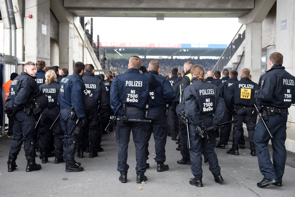 Auch die Polizei hatte mehr Sicherheit bei Eintracht Braunschweig eingefordert.