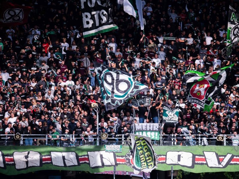 Wende bei den Fanprotesten! Die Stadt hat ein mögliches Aufeinandertreffen der Fans von Eintracht Braunschweig und Hannover 96 unterbunden.