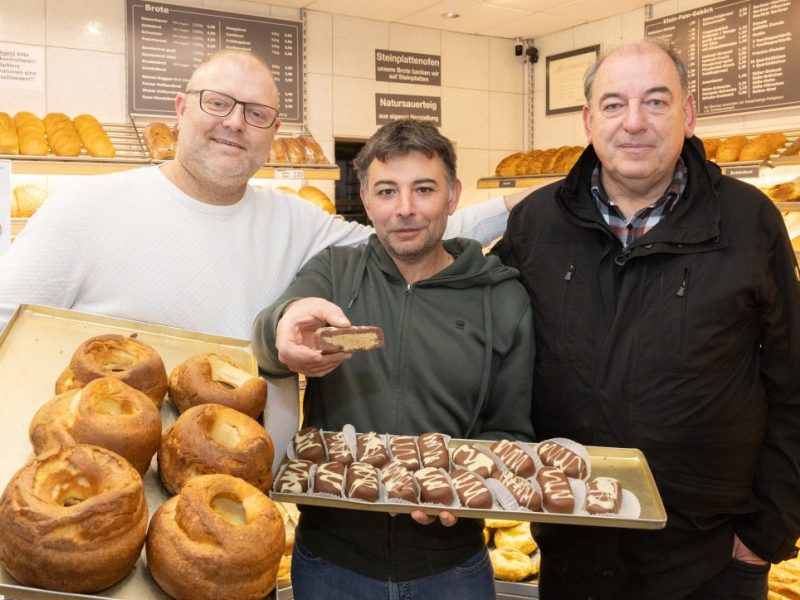 Salzgitters Kult-Bäcker Markus Conti (links) hatte Fabio Catalano (Mitte) vom Eiscafé 