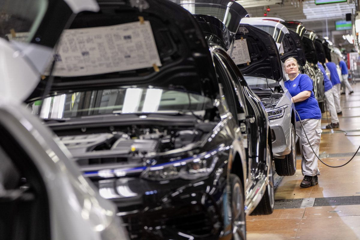 Volkswagen steckt im Umbruch - und dass VW kein Konzern wie jeder andere ist, macht es nicht leichter.