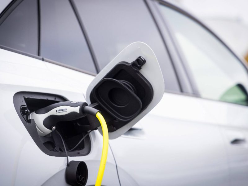 Immer weniger Menschen kaufen aktuell E-Autos. (Symbolbild)