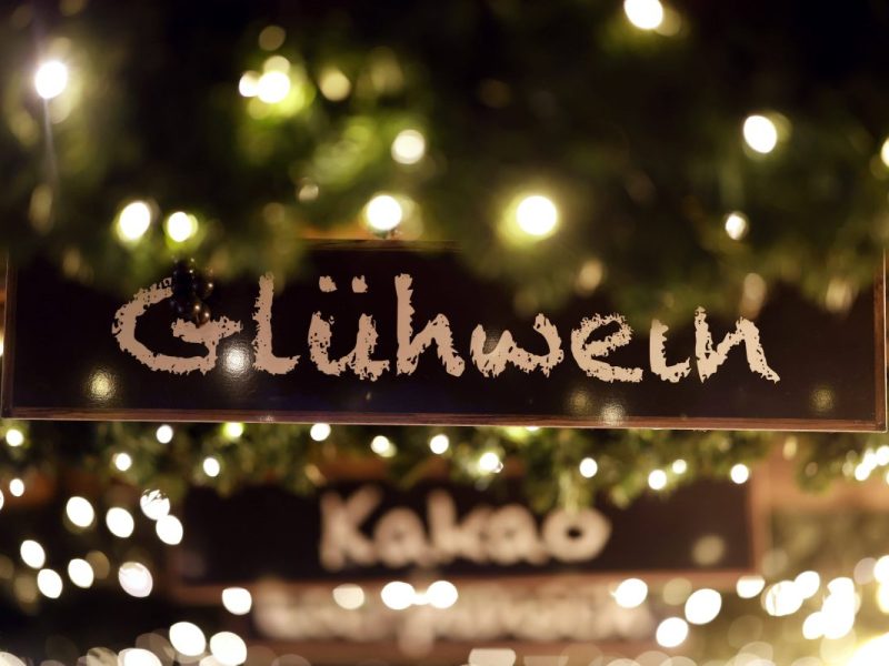 Wie teuer ist der Glühwein auf dem Wolfsburger Weihnachtsmarkt?