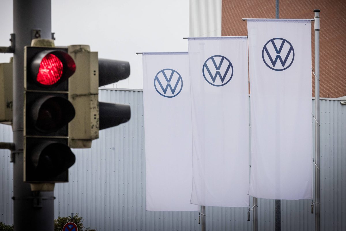 Im Zuge der Einsparungen bei VW sollen auch Beschäftige außerhalb des Tarifs auf Prämien und Lohnerhöhungen verzichten. Mit ihren Klagen dagegen scheitern viele Manager - mit einer Ausnahme.