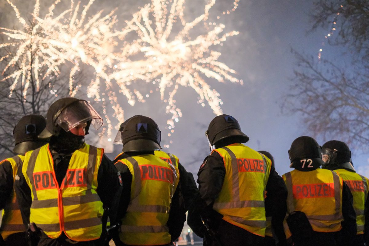 Auch Polizisten aus Niedersachsen wurden zuletzt immer wieder attackiert.