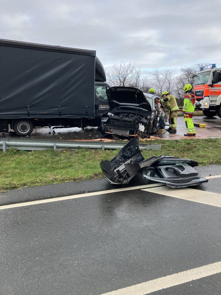 Der T-Roc-Fahrer überlebte den Unfall nicht. 