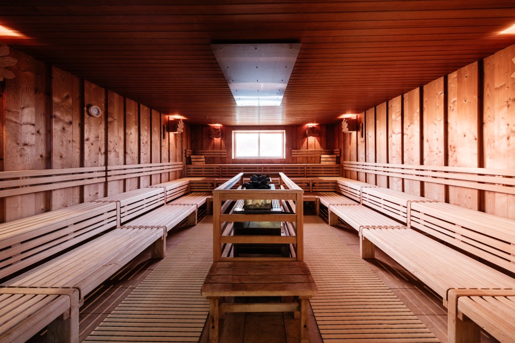 In der Sauna der Therme Altenau kann man ideal entspannen. 