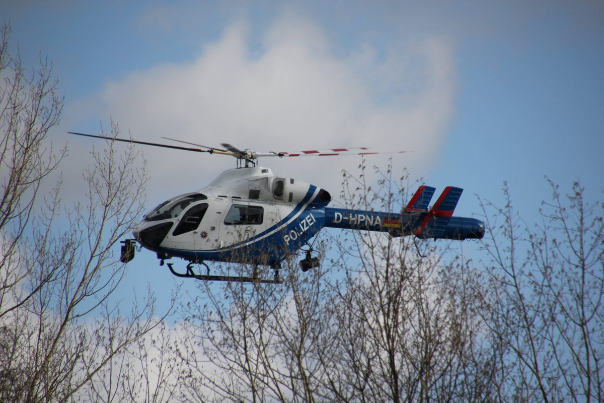 Auch ein Polizeihubschrauber war Ã¼ber Braunschweig im Einsatz.