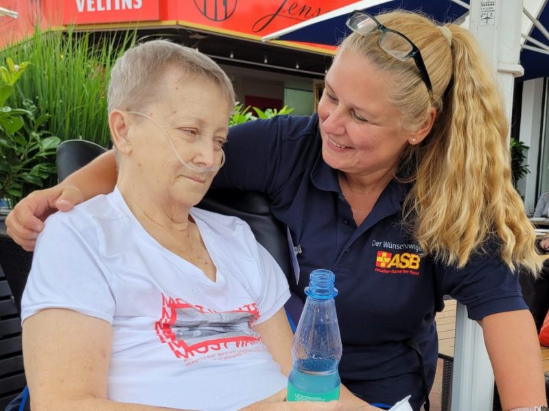 Karlas letzte Reise, zusammen mit Sandra. Fünf Tage nach diesem Foto ist Karla gestorben.