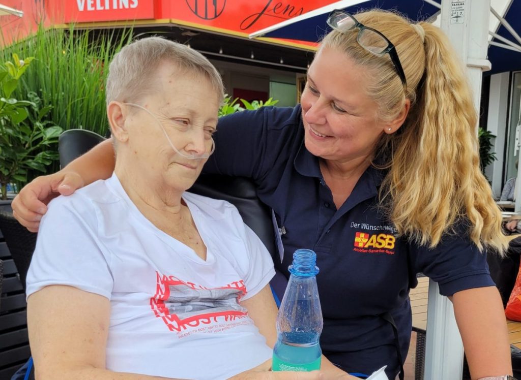 Karlas letzte Reise, zusammen mit Sandra. Fünf Tage nach diesem Foto ist Karla gestorben. 