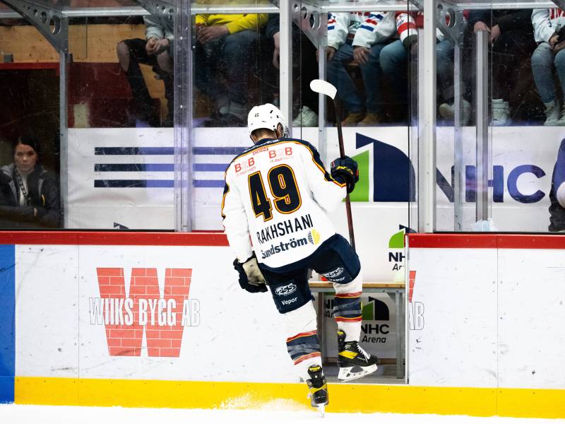 Wolfsburger Grizzlys, Rhett Rakhshani bei einem Spiel