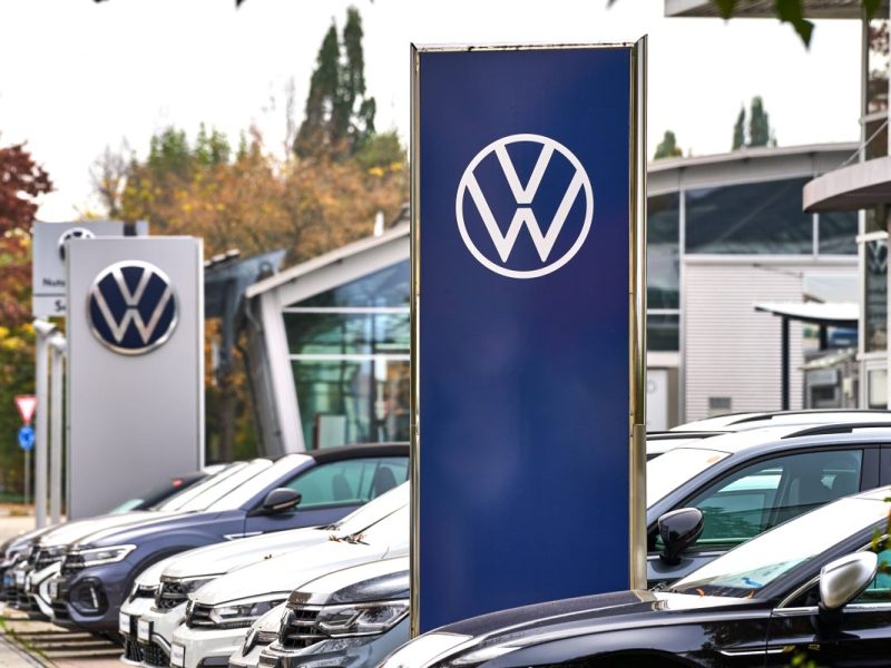 Marke VW verkauft 2024 weniger Autos - China bremst