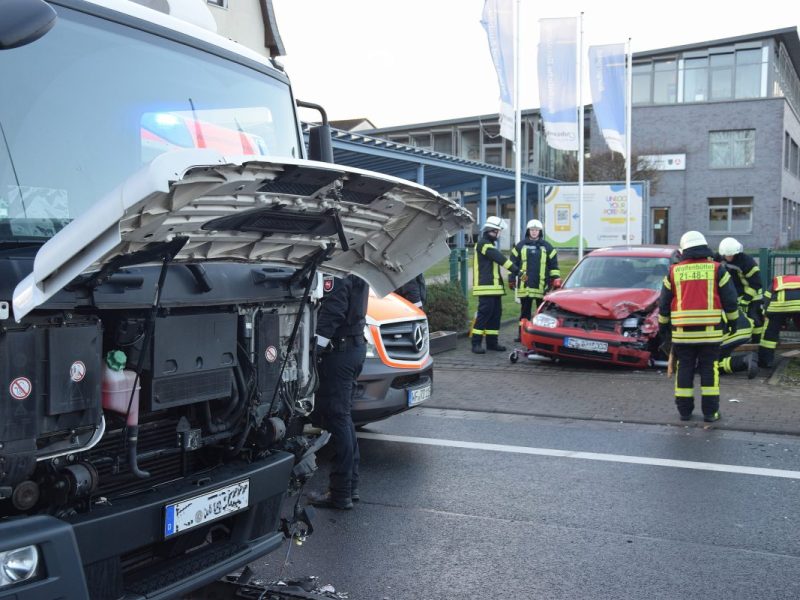 Bei einem Unfall in Wolfenbüttel ist ein Mann schwer verletzt worden.