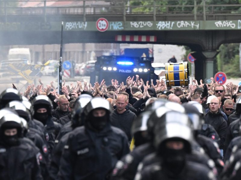 Die Polizei Hannover zieht vor dem Derby gegen Eintracht Braunschweig die Reißleine.