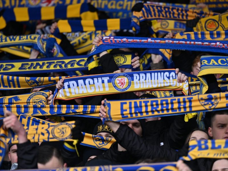 Eintracht Braunschweig - Darmstadt: Die Fans der Löwen melden sich zum Protest.