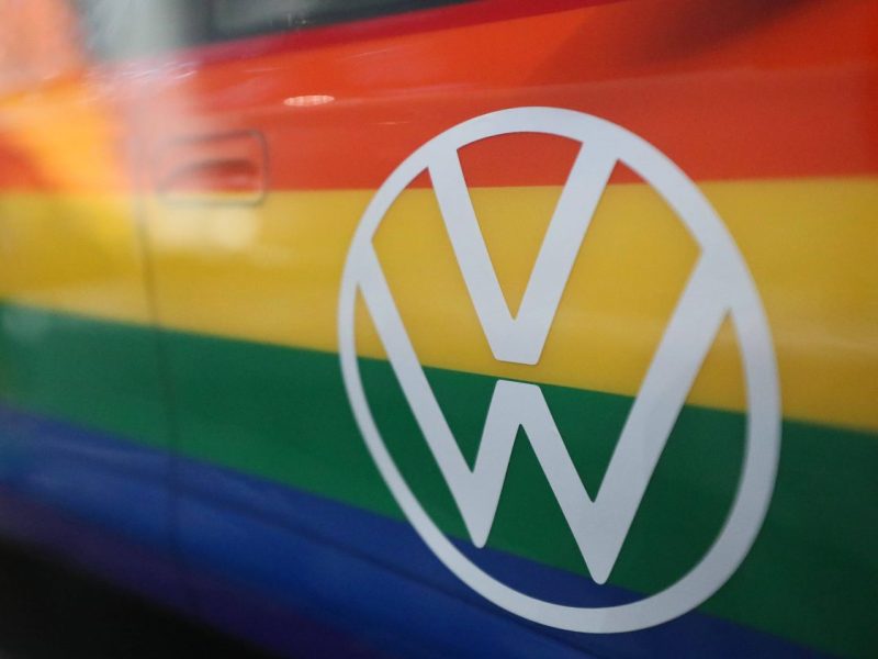 VW und Co. finden klare Worte zur Migrationsdebatte und warnen davor, dass immer mehr Fachkräfte fehlen könnten.