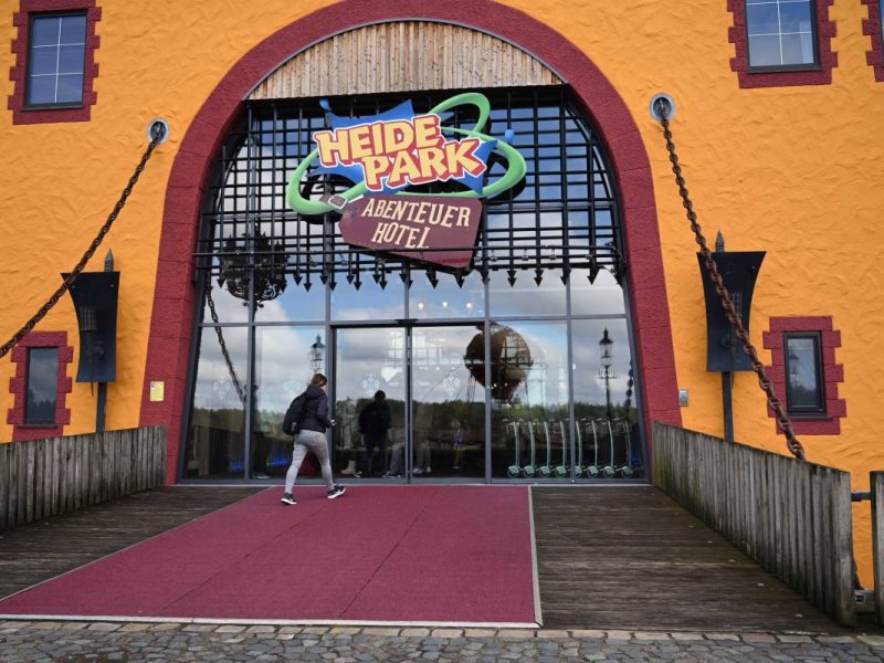 Eingang des heide park Resorts