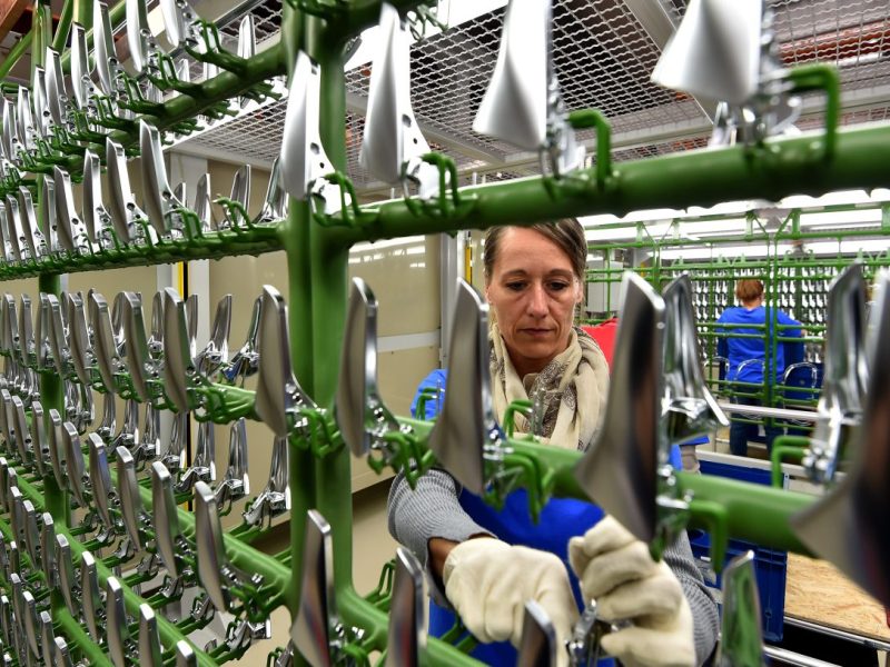 Mitarbeiter des Automobilzulieferers Boryszew Oberflächentechnik Deutschland müssen um ihre Jobs bangen.